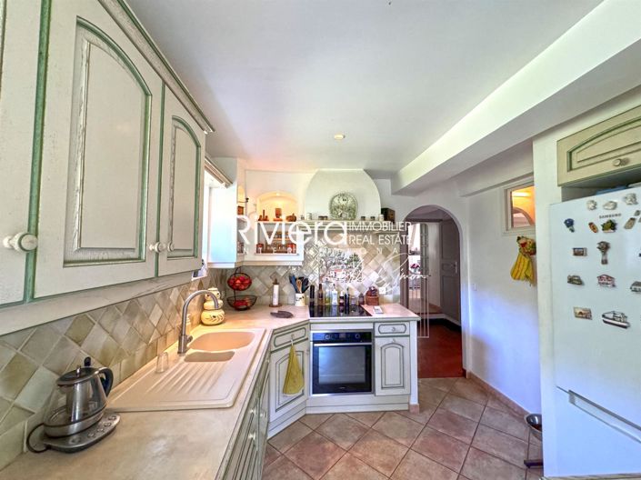 Image No.18-5 Bed House for sale