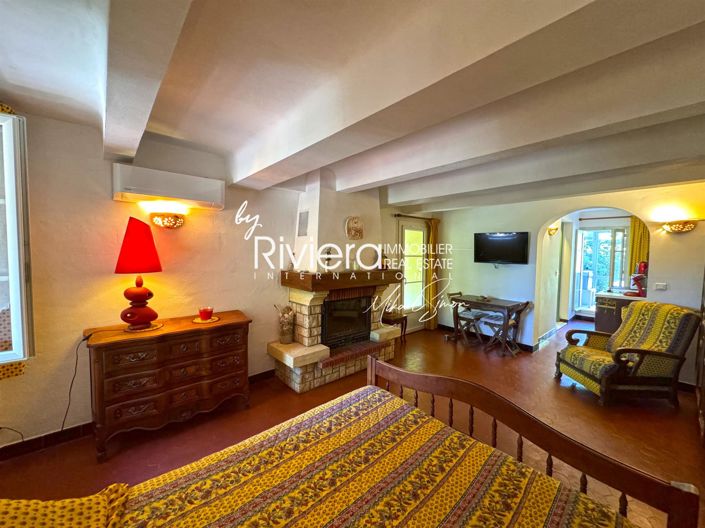 Image No.8-5 Bed House for sale