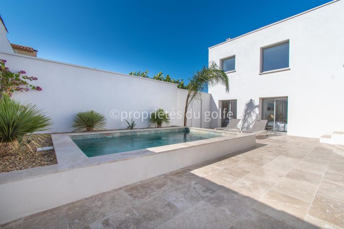 Image No.22-4 Bed House for sale