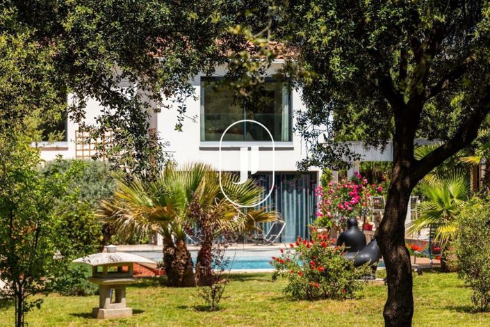 Image No.1-6 Bed House for sale