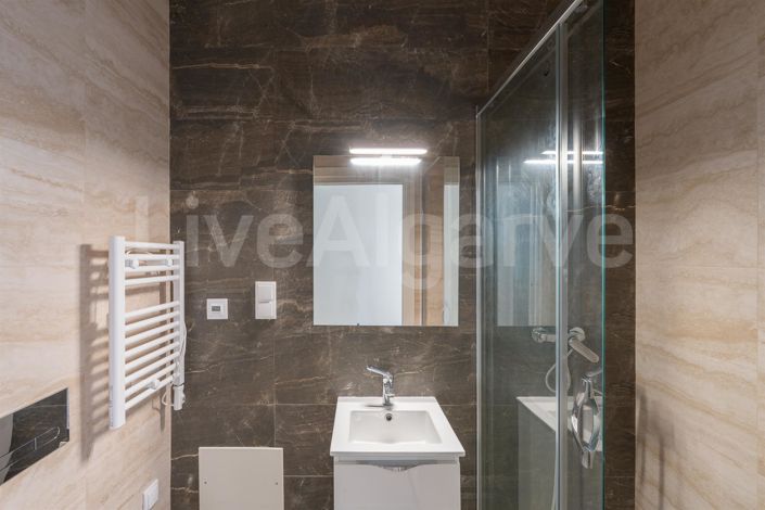 Image No.13-4 Bed Apartment for sale