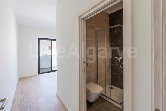 Image No.16-4 Bed Apartment for sale