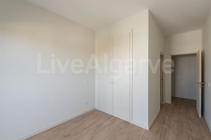 Image No.18-4 Bed Apartment for sale