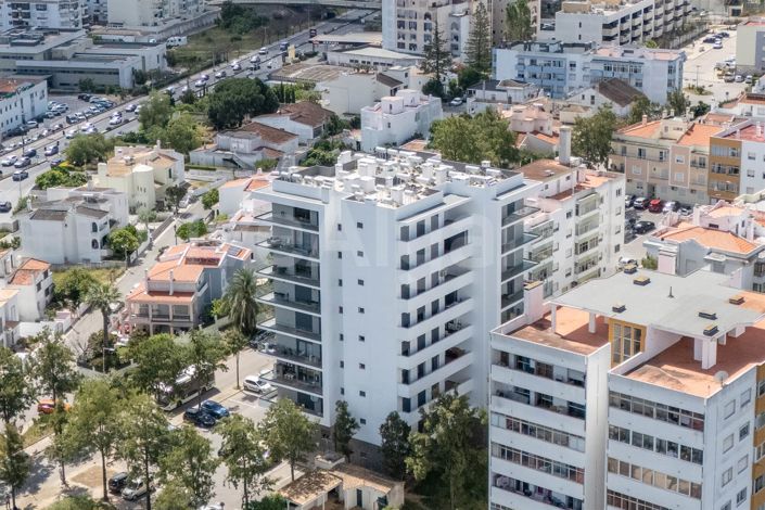 Image No.26-4 Bed Apartment for sale