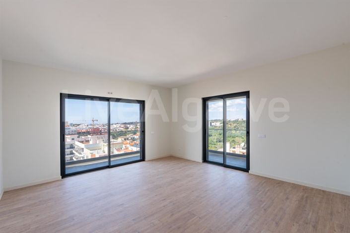 Image No.4-4 Bed Apartment for sale