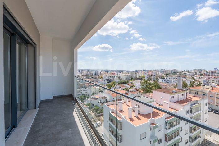 Image No.6-4 Bed Apartment for sale