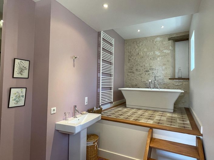 Image No.11-3 Bed House for sale