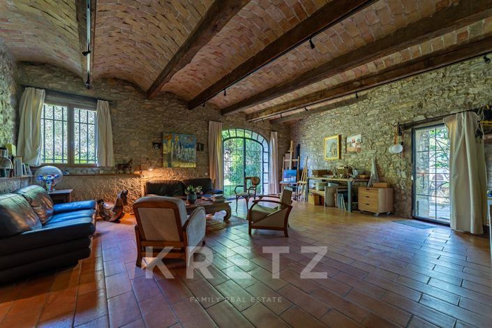 Image No.11-4 Bed Property for sale