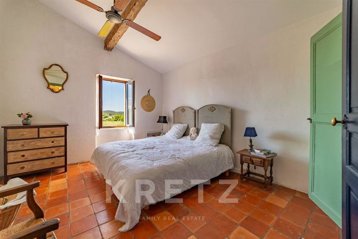 Image No.14-4 Bed Property for sale