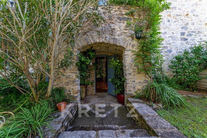 Image No.18-4 Bed Property for sale