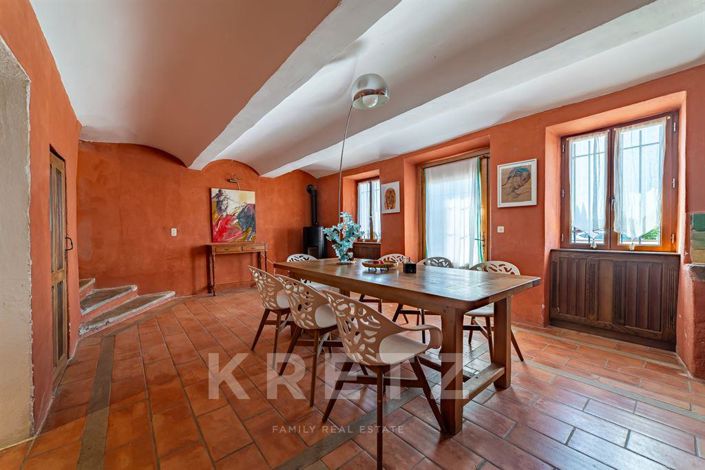 Image No.3-4 Bed House for sale