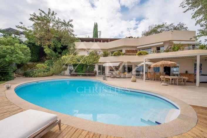 Image No.1-5 Bed House for sale