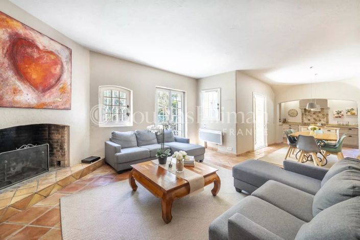 Image No.4-6 Bed House for sale