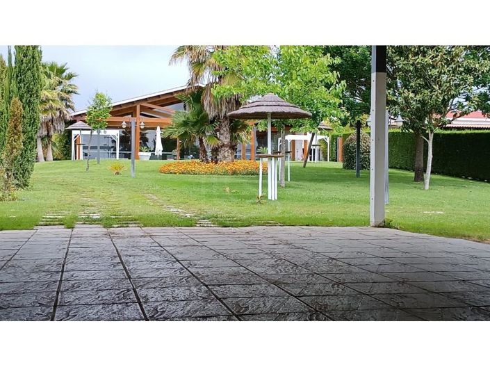 Image No.11-3 Bed House for sale