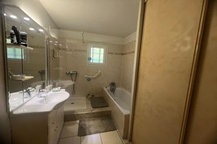 Image No.7-3 Bed House for sale