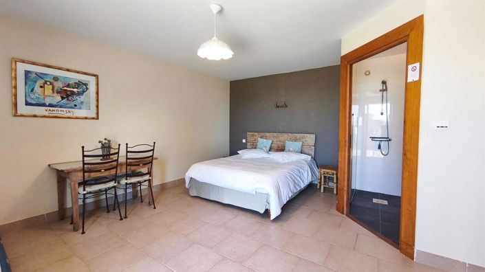 Image No.27-9 Bed House for sale