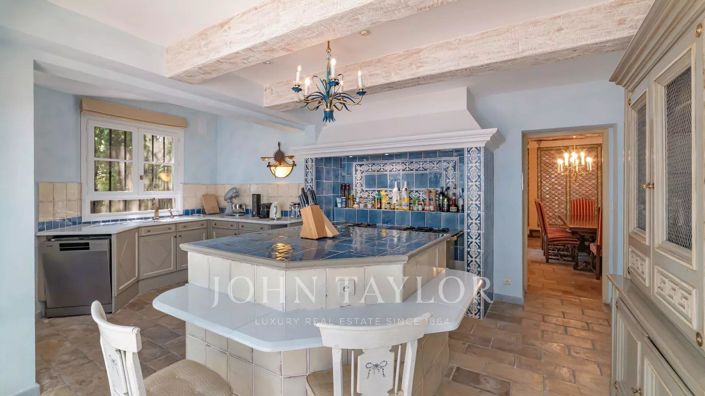 Image No.12-9 Bed House for sale