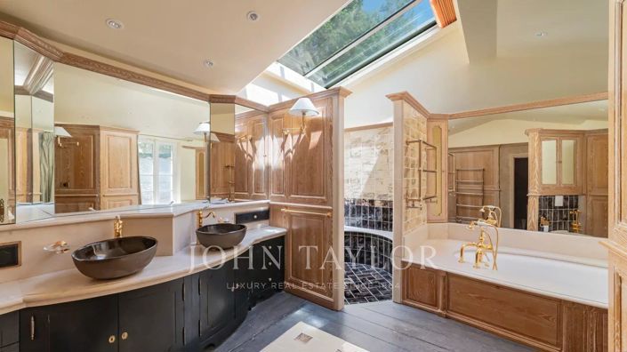 Image No.17-9 Bed House for sale