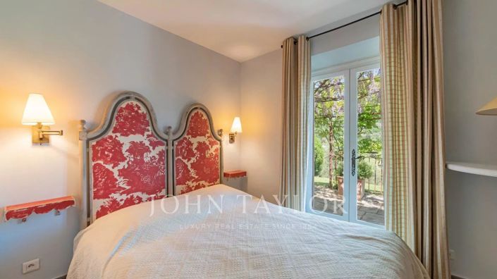 Image No.19-9 Bed House for sale