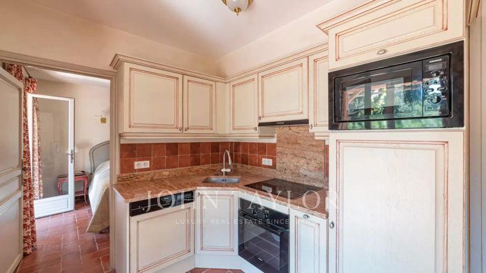 Image No.21-9 Bed House for sale