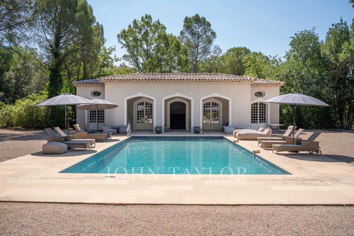 Image No.4-10 Bed Property for sale