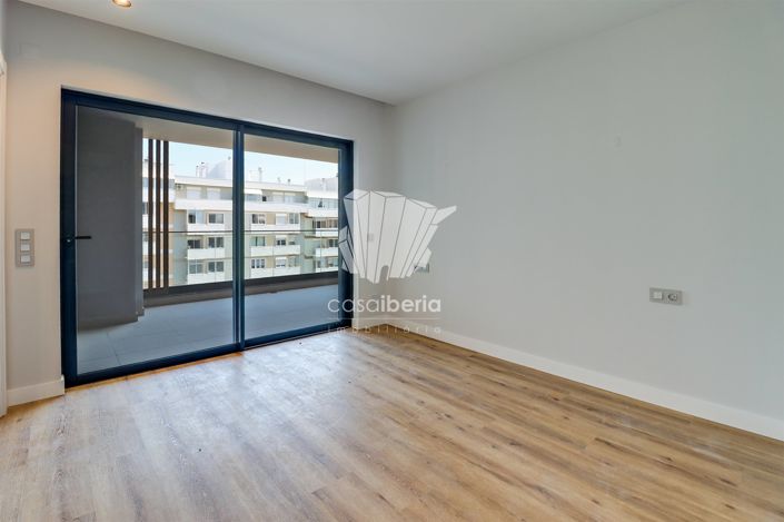 Image No.23-5 Bed Apartment for sale