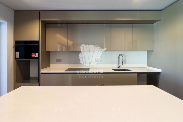 Image No.26-5 Bed Apartment for sale