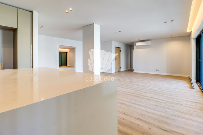 Image No.27-5 Bed Apartment for sale