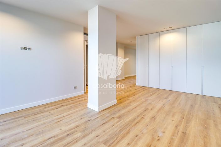 Image No.29-5 Bed Apartment for sale