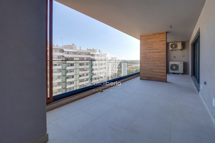 Image No.29-5 Bed Apartment for sale