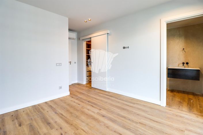 Image No.36-5 Bed Apartment for sale