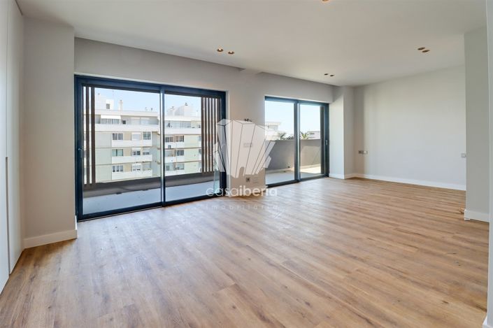 Image No.46-5 Bed Apartment for sale