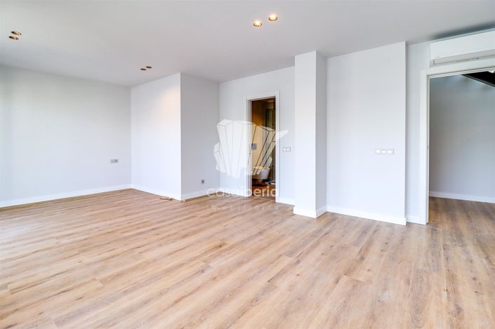 Image No.47-5 Bed Apartment for sale