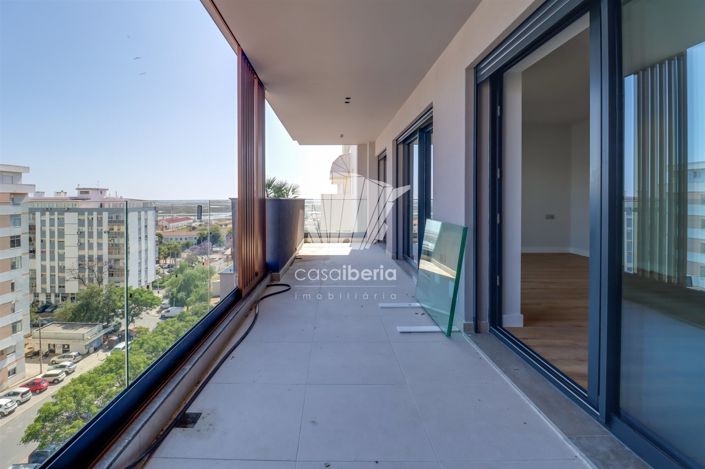 Image No.54-5 Bed Apartment for sale