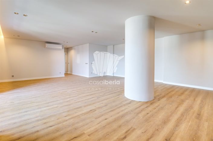 Image No.57-5 Bed Apartment for sale