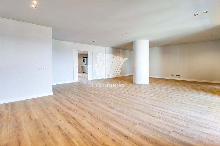 Image No.60-5 Bed Apartment for sale