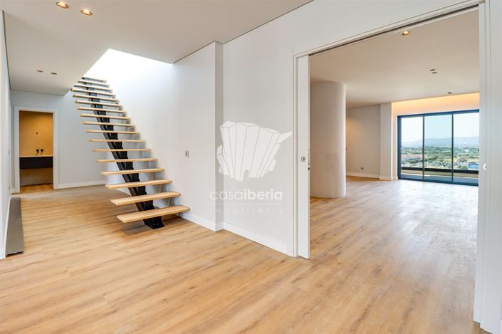 Image No.8-5 Bed Apartment for sale