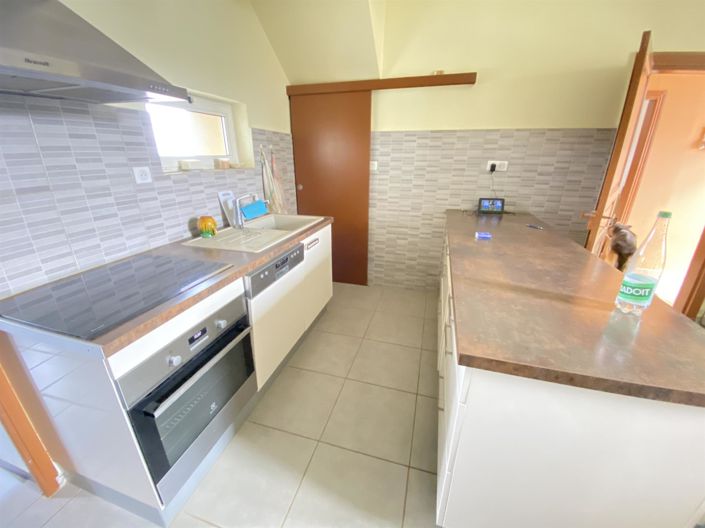 Image No.6-4 Bed House for sale