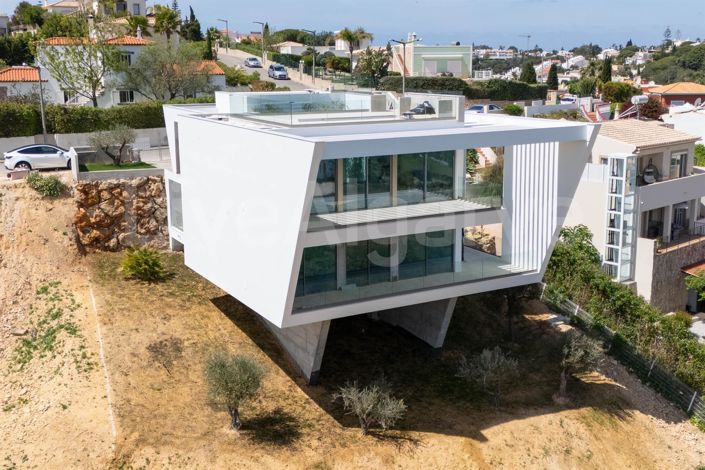Image No.1-3 Bed House for sale