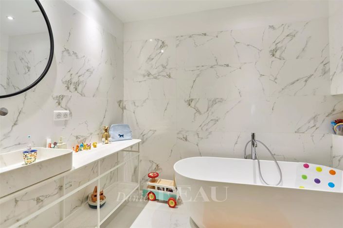 Image No.17-4 Bed Apartment for sale