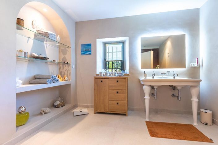 Image No.15-5 Bed House for sale