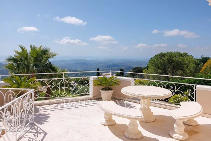 Image No.1-4 Bed House for sale