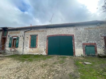 1 - Sours, Maison