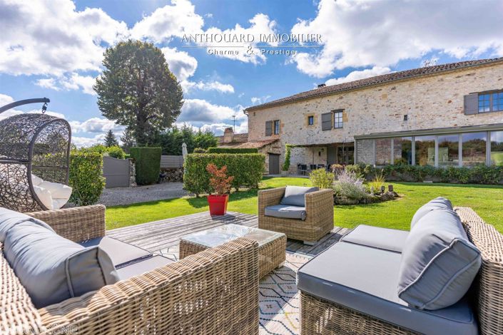 Image No.1-5 Bed House for sale