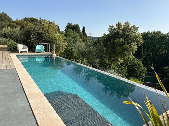 Image No.1-4 Bed Property for sale