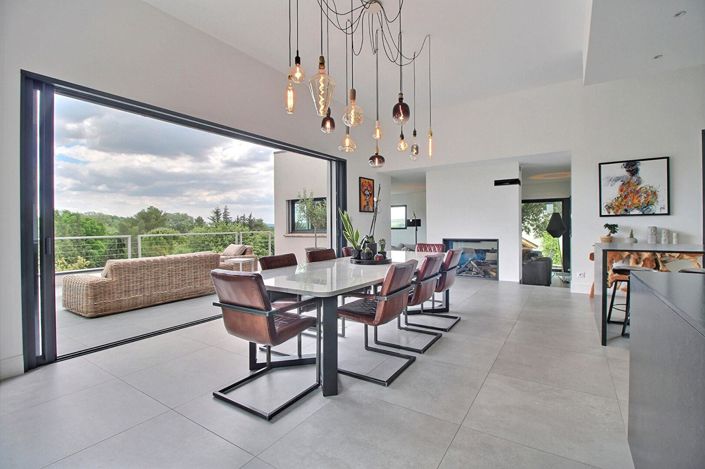 Image No.8-4 Bed Property for sale