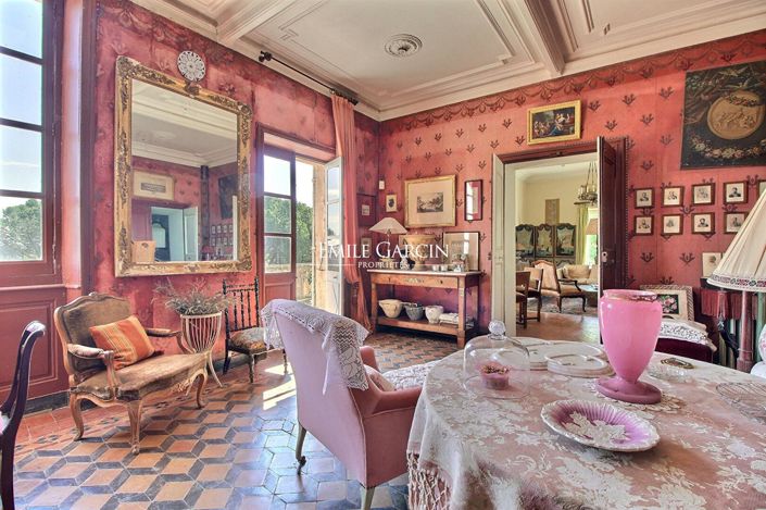 Image No.9-10 Bed House for sale