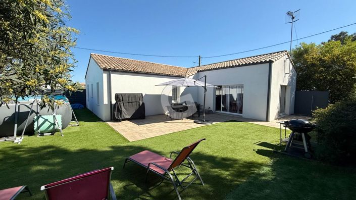 Image No.1-4 Bed House for sale