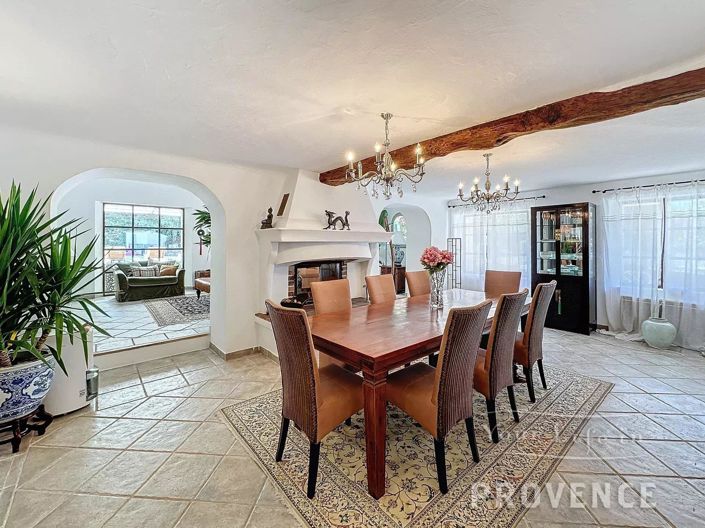 Image No.10-5 Bed House for sale