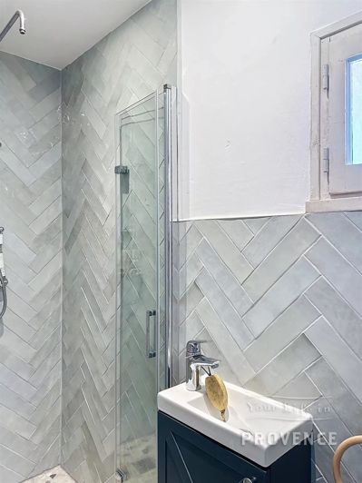 Image No.12-5 Bed House for sale